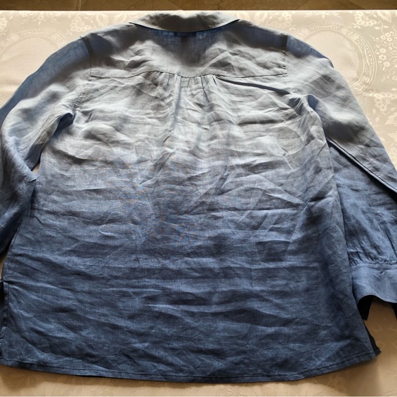 Vince Camuto Women’s Blue Linen Shirt Size XS Long Sleeves V-Neck Collared - Picture 12 of 16